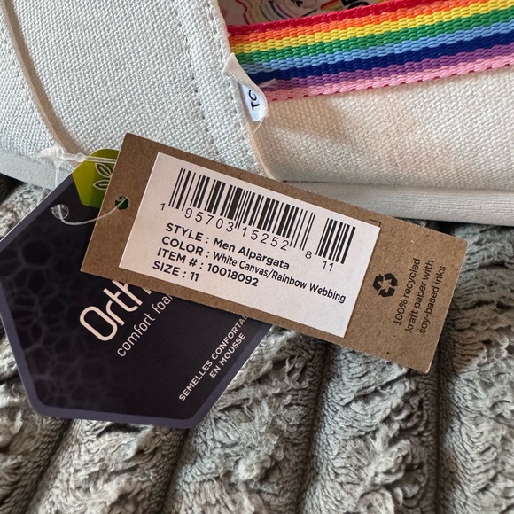 TOMS Mens 
Alp Unity White Slip-Ons - Picture 7 of 8